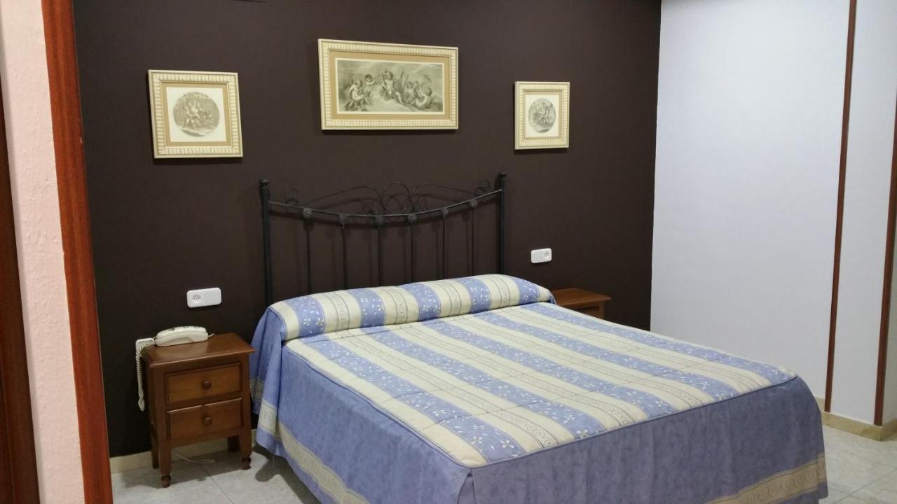בויויוס פר דל קונדדו Hostal El Lirio מראה חיצוני תמונה