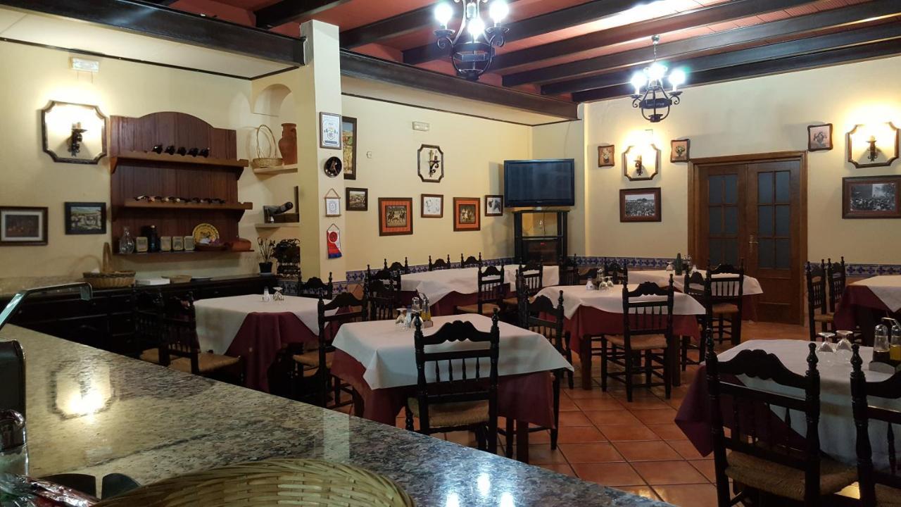 בויויוס פר דל קונדדו Hostal El Lirio מראה חיצוני תמונה