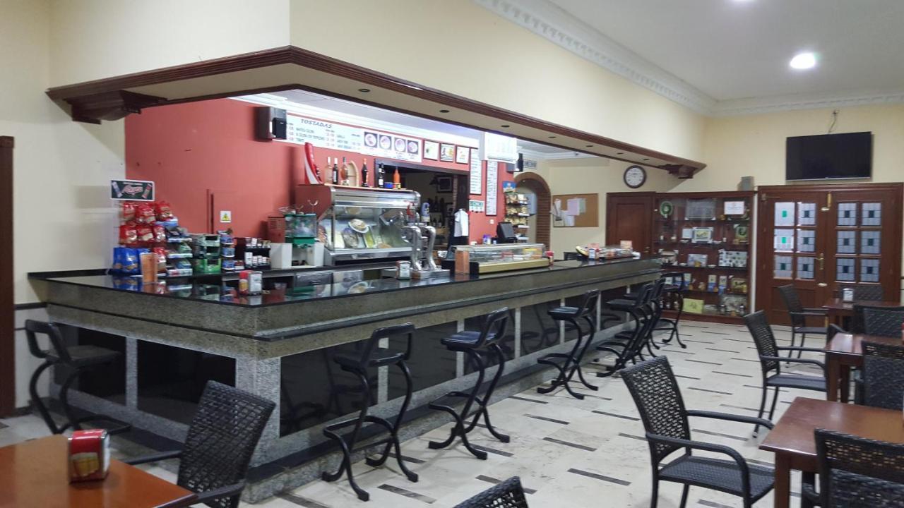 בויויוס פר דל קונדדו Hostal El Lirio מראה חיצוני תמונה