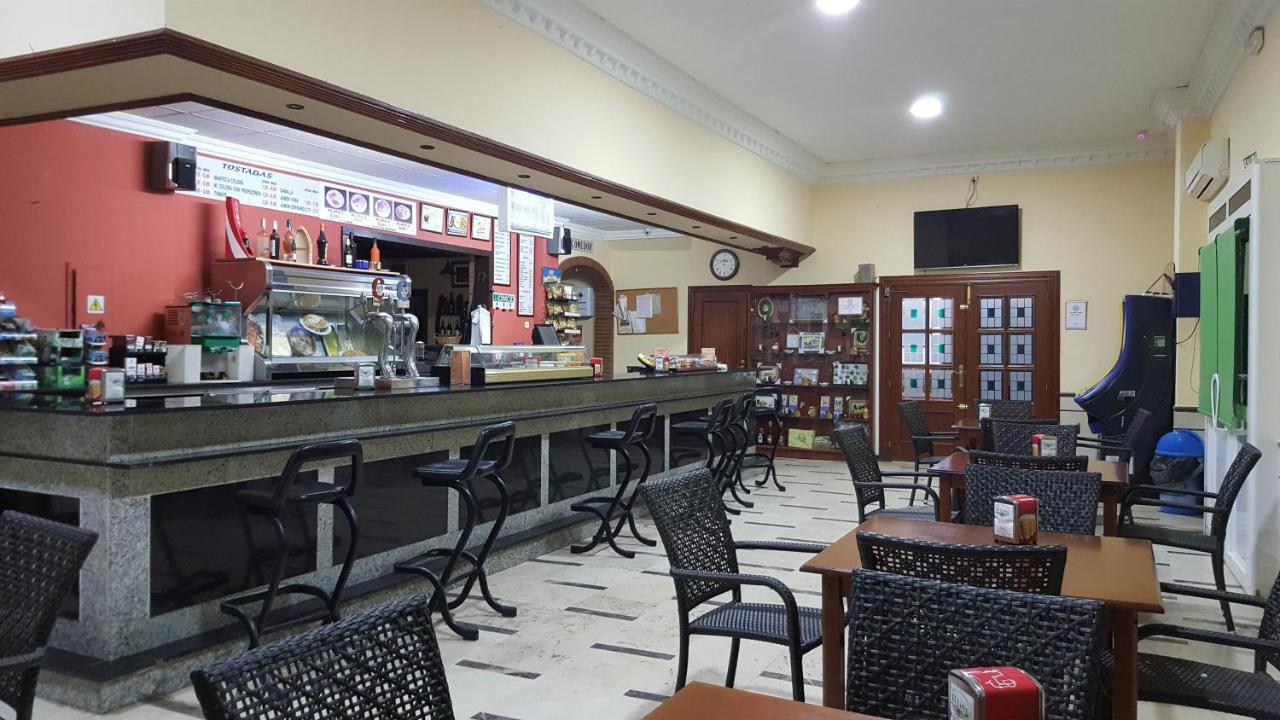 בויויוס פר דל קונדדו Hostal El Lirio מראה חיצוני תמונה
