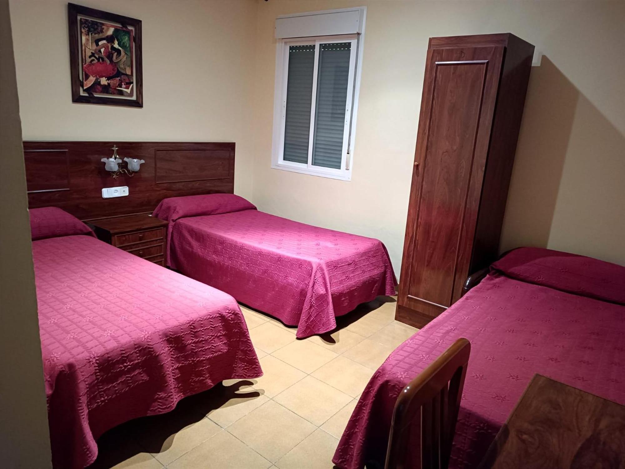 בויויוס פר דל קונדדו Hostal El Lirio מראה חיצוני תמונה