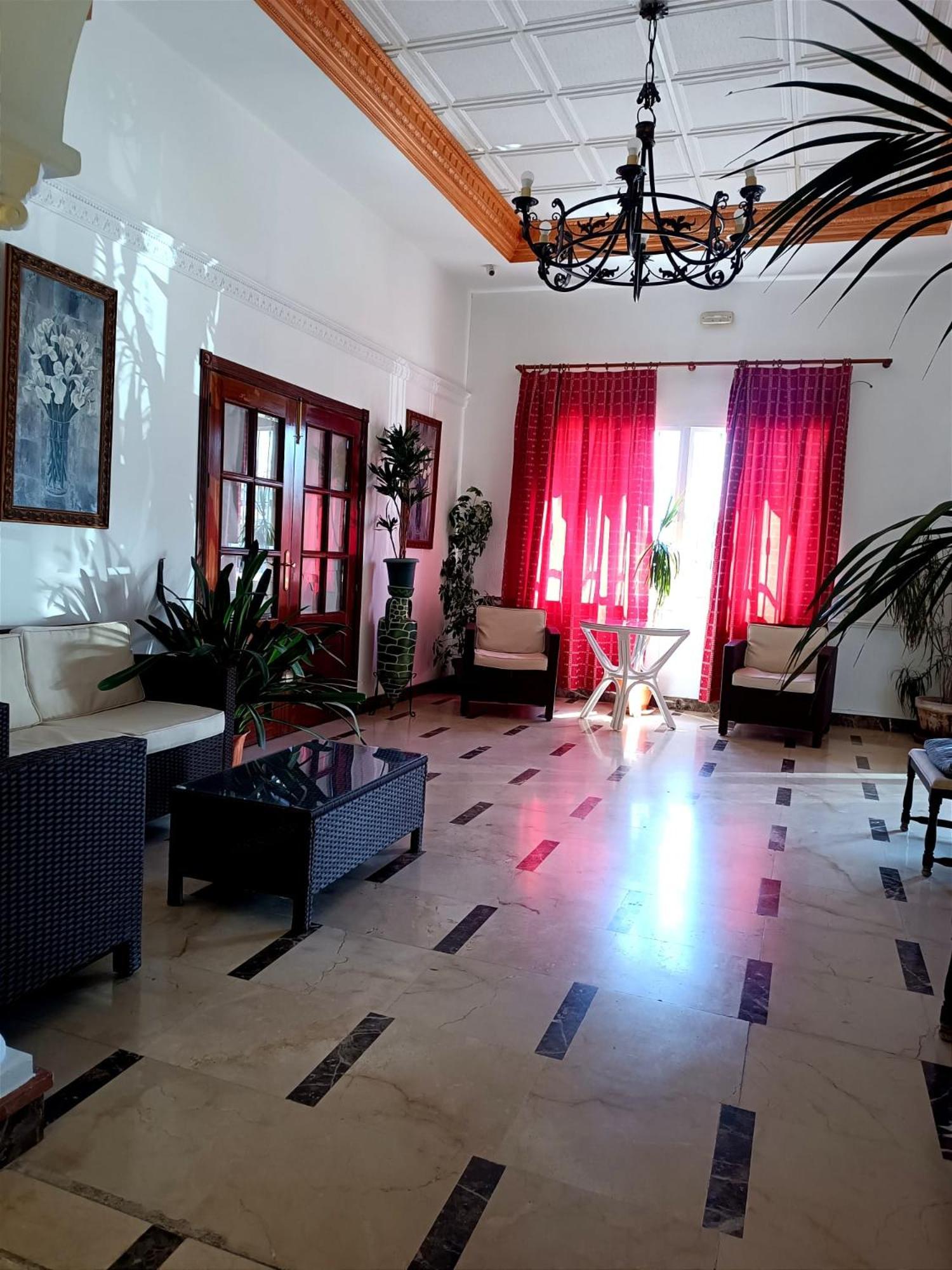 בויויוס פר דל קונדדו Hostal El Lirio מראה חיצוני תמונה