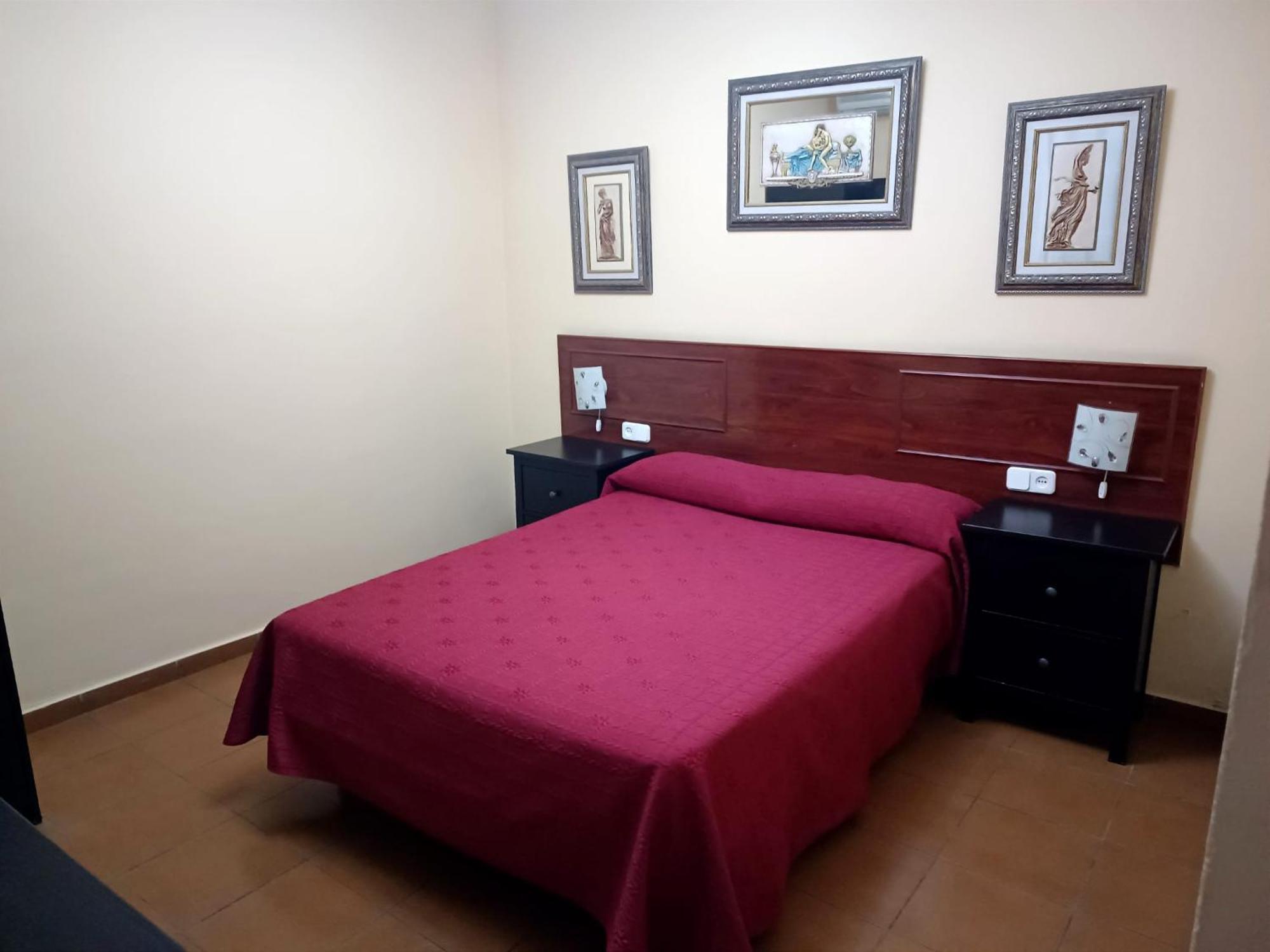 בויויוס פר דל קונדדו Hostal El Lirio מראה חיצוני תמונה