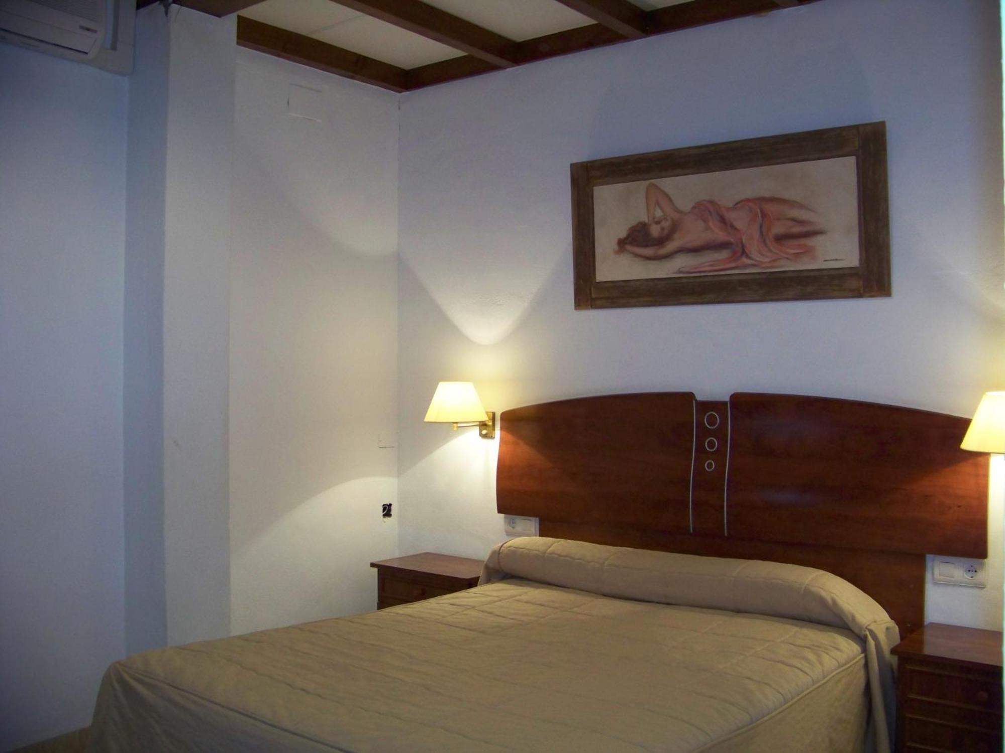 בויויוס פר דל קונדדו Hostal El Lirio מראה חיצוני תמונה
